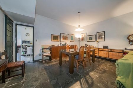 Casa à venda com 200m², 4 quartos e 2 vagasSala