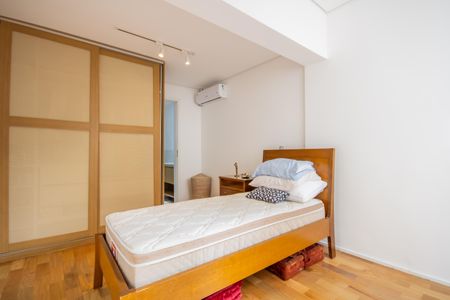 Apartamento à venda com 82m², 2 quartos e 2 vagas Apartamento à venda com 82m², 2 quartos e 2 vagasSuíte