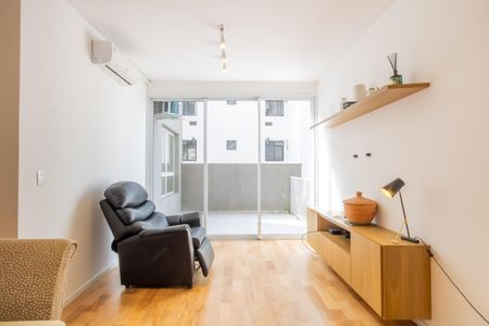 Apartamento à venda com 82m², 2 quartos e 2 vagas Apartamento à venda com 82m², 2 quartos e 2 vagasSala