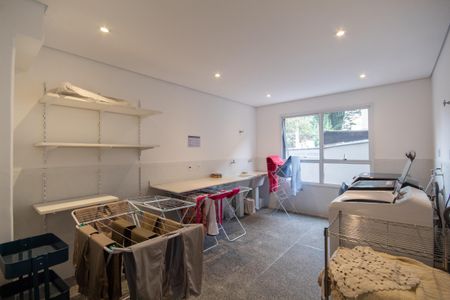 Apartamento à venda com 82m², 2 quartos e 2 vagas Apartamento à venda com 82m², 2 quartos e 2 vagasLavanderia