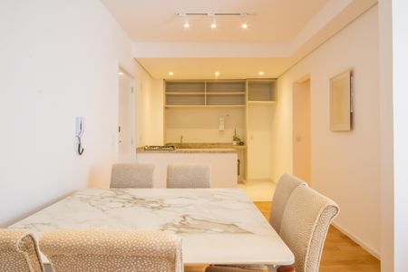 Apartamento à venda com 82m², 2 quartos e 2 vagas Apartamento à venda com 82m², 2 quartos e 2 vagasSala