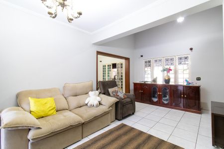 Casa à venda com 227m², 3 quartos e 5 vagasSala