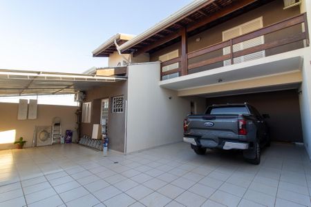 Casa à venda com 227m², 3 quartos e 5 vagasGaragem