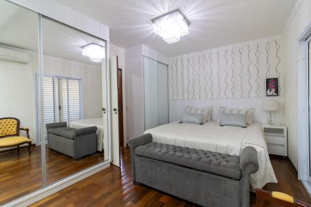 Casa à venda com 227m², 3 quartos e 5 vagasSuíte 