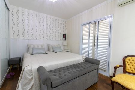 Casa à venda com 227m², 3 quartos e 5 vagasSuíte 