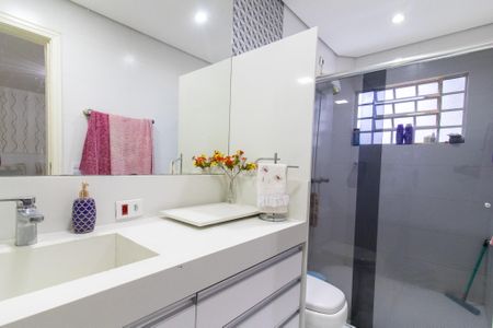 Casa à venda com 227m², 3 quartos e 5 vagasBanheiro da Suíte