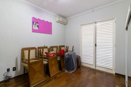 Casa à venda com 227m², 3 quartos e 5 vagasQuarto 1