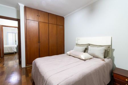 Casa à venda com 227m², 3 quartos e 5 vagasQuarto 2