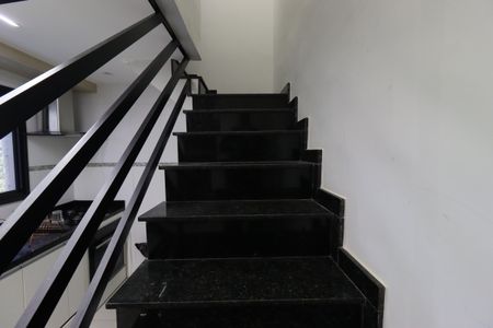 Apartamento à venda com 98m², 2 quartos e 1 vagaEscada