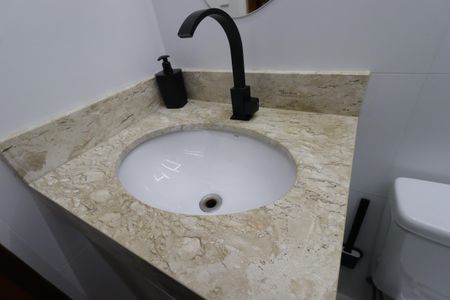 Apartamento à venda com 98m², 2 quartos e 1 vagaBanheiro Social - Pia