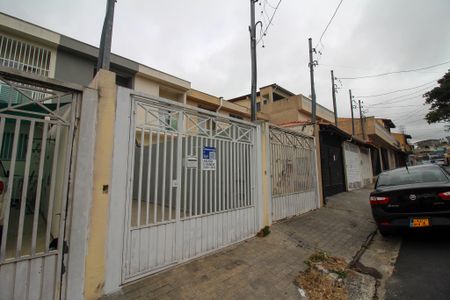 Casa à venda com 66m², 2 quartos e 2 vagas Casa à venda com 66m², 2 quartos e 2 vagasFachada