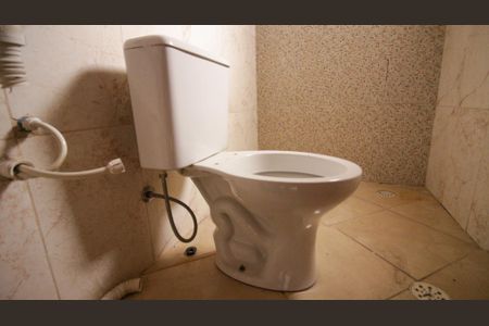 Casa à venda com 66m², 2 quartos e 2 vagas Casa à venda com 66m², 2 quartos e 2 vagasBanheiro da Suíte 2