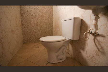 Casa à venda com 66m², 2 quartos e 2 vagas Casa à venda com 66m², 2 quartos e 2 vagasBanheiro da Suíte 1