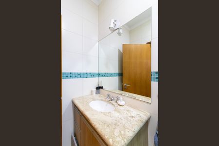 Casa à venda com 256m², 3 quartos e 4 vagas Casa à venda com 256m², 3 quartos e 4 vagasBanheiro da Suíte 1