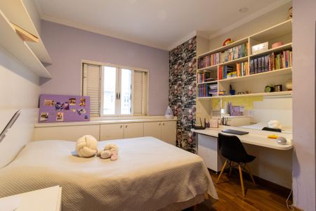 Casa à venda com 256m², 3 quartos e 4 vagas Casa à venda com 256m², 3 quartos e 4 vagasQuarto