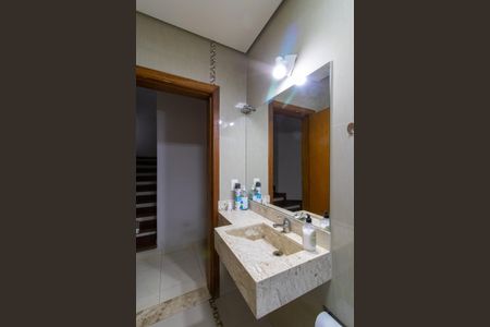 Casa à venda com 256m², 3 quartos e 4 vagas Casa à venda com 256m², 3 quartos e 4 vagasBanheiro Social