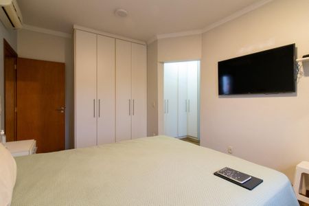 Casa à venda com 256m², 3 quartos e 4 vagas Casa à venda com 256m², 3 quartos e 4 vagasSuíte 2