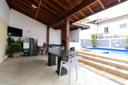 Casa à venda com 256m², 3 quartos e 4 vagas Casa à venda com 256m², 3 quartos e 4 vagasÁrea comum