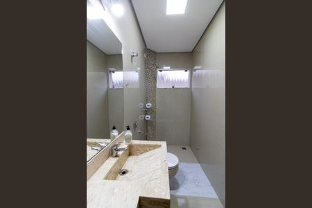 Casa à venda com 256m², 3 quartos e 4 vagas Casa à venda com 256m², 3 quartos e 4 vagasBanheiro Social