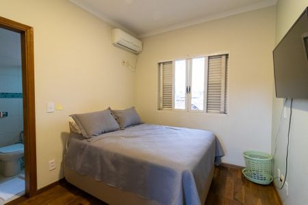 Casa à venda com 256m², 3 quartos e 4 vagas Casa à venda com 256m², 3 quartos e 4 vagasSuíte 1