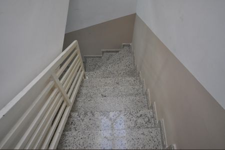 Casa à venda com 112m², 2 quartos e 3 vagasEscada