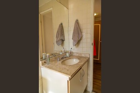 Apartamento à venda com 126m², 3 quartos e 3 vagasBanheiro da Suíte 1 - Pia