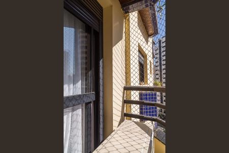 Apartamento à venda com 126m², 3 quartos e 3 vagasVaranda da Suíte 2