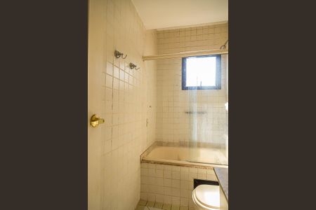 Apartamento à venda com 126m², 3 quartos e 3 vagasBanheiro da Suíte 1