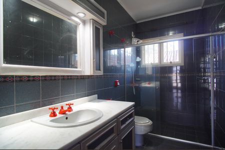 Casa para alugar com 445m², 5 quartos e 6 vagasBanheiro 2