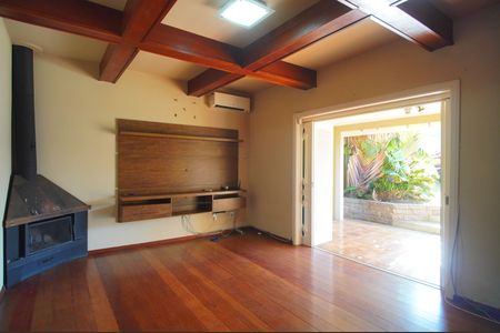 Casa para alugar com 445m², 5 quartos e 6 vagasSala