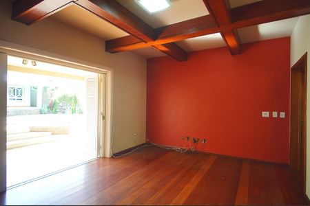 Casa para alugar com 445m², 5 quartos e 6 vagasSala