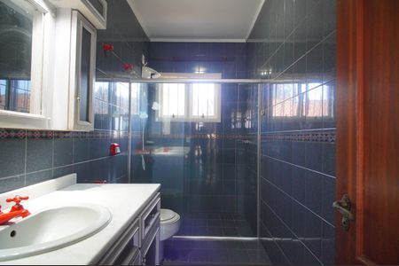 Casa para alugar com 445m², 5 quartos e 6 vagasBanheiro 2