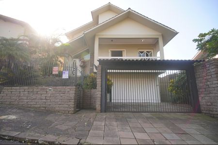 Casa para alugar com 445m², 5 quartos e 6 vagasfachada/Placa