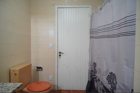 Casa para alugar com 445m², 5 quartos e 6 vagasBanheiro 3