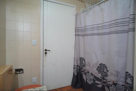 Casa para alugar com 445m², 5 quartos e 6 vagasBanheiro 3