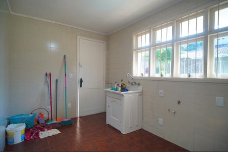 Casa para alugar com 445m², 5 quartos e 6 vagasÁrea de Serviço