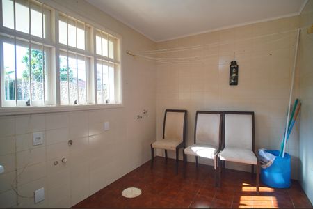 Casa para alugar com 445m², 5 quartos e 6 vagasÁrea de Serviço