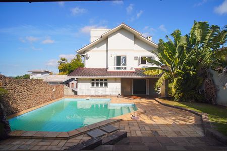 Casa para alugar com 445m², 5 quartos e 6 vagasquintal