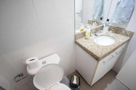 Apartamento à venda com 64m², 2 quartos e 1 vaga Apartamento à venda com 64m², 2 quartos e 1 vagaBanheiro da Suíte