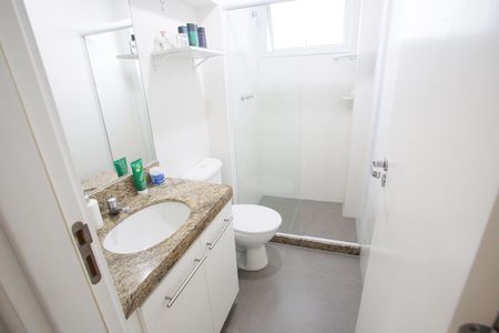 Apartamento à venda com 64m², 2 quartos e 1 vaga Apartamento à venda com 64m², 2 quartos e 1 vagaBanheiro Social