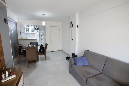 Apartamento à venda com 64m², 2 quartos e 1 vaga Apartamento à venda com 64m², 2 quartos e 1 vagaSala