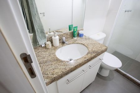 Apartamento à venda com 64m², 2 quartos e 1 vaga Apartamento à venda com 64m², 2 quartos e 1 vagaBanheiro Social