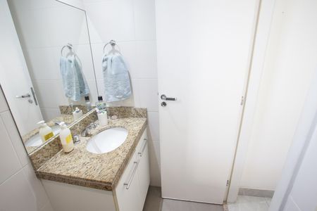 Apartamento à venda com 64m², 2 quartos e 1 vaga Apartamento à venda com 64m², 2 quartos e 1 vagaBanheiro da Suíte