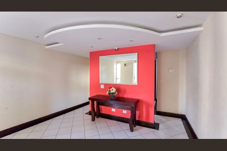 Apartamento à venda com 80m², 2 quartos e 1 vaga Apartamento à venda com 80m², 2 quartos e 1 vagaHall social