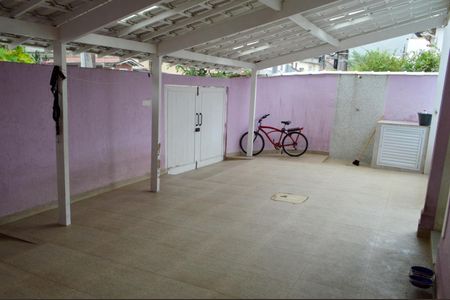 Casa de condomínio à venda com 240m², 3 quartos e 2 vagasGaragem
