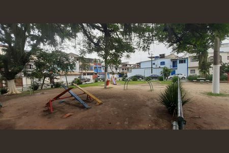 Casa de condomínio à venda com 240m², 3 quartos e 2 vagasÁrea comum - Playground