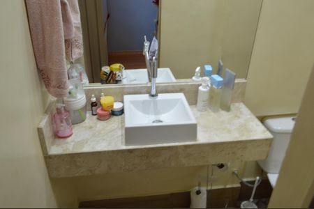 Casa de condomínio à venda com 240m², 3 quartos e 2 vagasBanheiro da Suíte