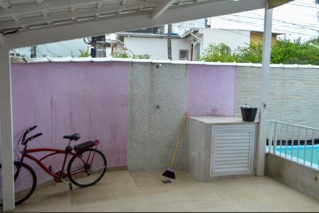 Casa de condomínio à venda com 240m², 3 quartos e 2 vagasGaragem