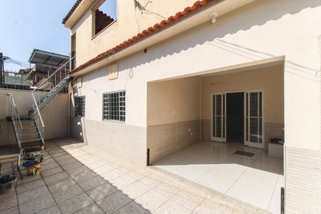 Casa para alugar com 73m², 2 quartos e 2 vagas Casa para alugar com 73m², 2 quartos e 2 vagasGaragem