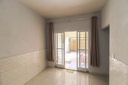 Casa para alugar com 73m², 2 quartos e 2 vagas Casa para alugar com 73m², 2 quartos e 2 vagasSala